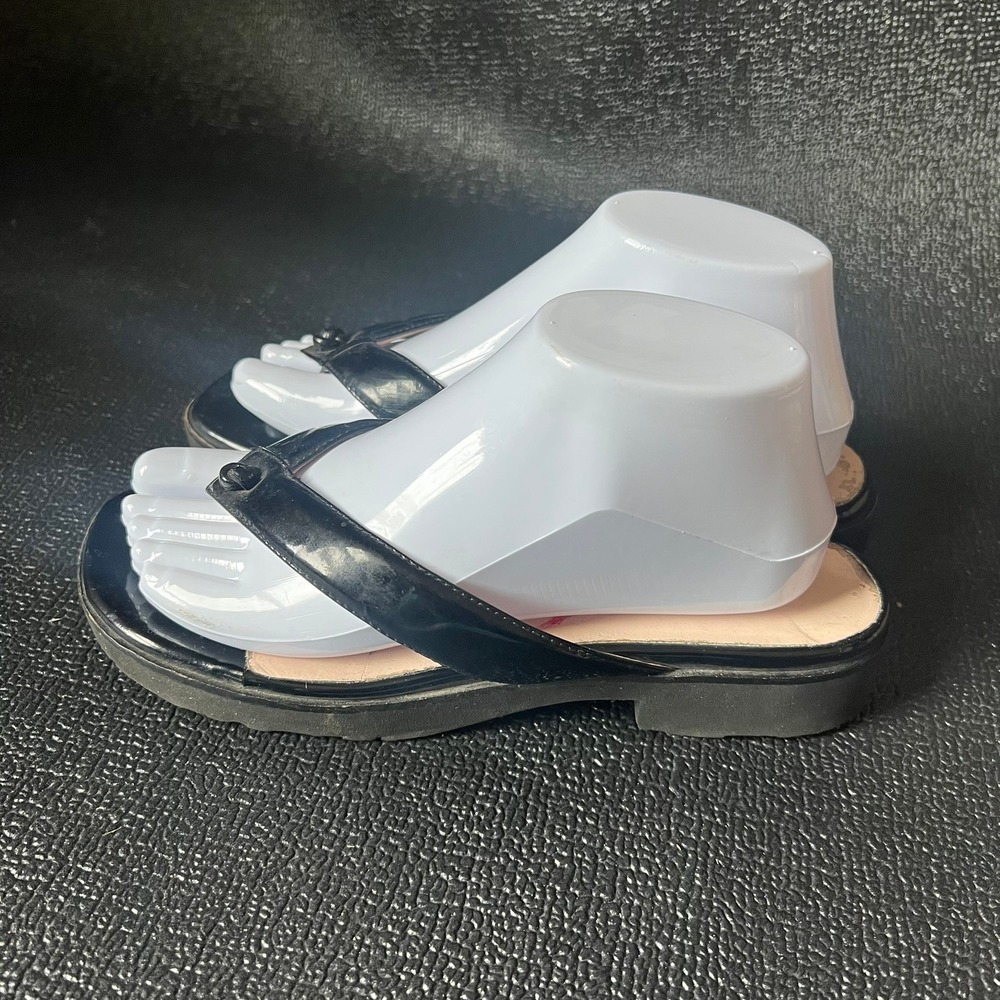 Taryn Rose Black Patent Leather Thong Sandals Flip Flops Women 8M Chunky Comfy